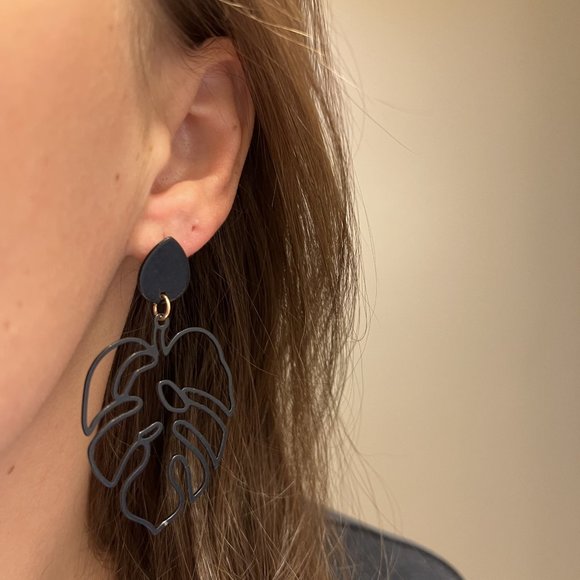 Bohemian Black Monstera Leaf Tropical Palm Frond Tree Leaf Dangle Earrings NEW - Picture 3 of 5